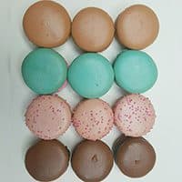 Assorted macarons — Box of 12