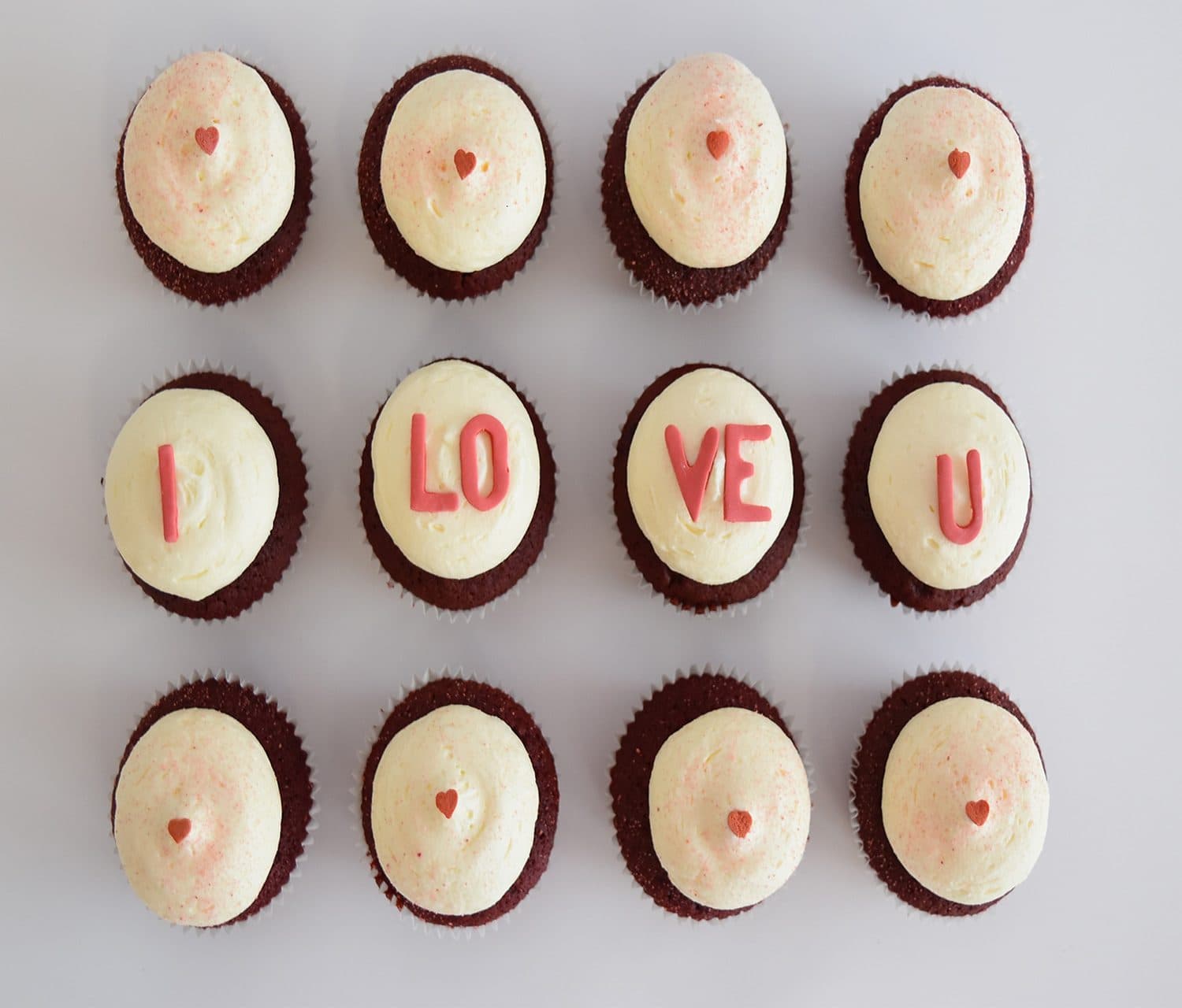 Box of 12 I LOVE YOU Cupcakes
